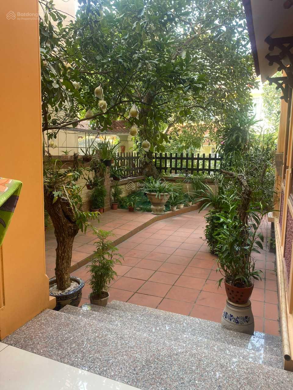 Biệt thự sân vườn Sao Đỏ, 250m² giá 1x tỷ - Phong thủy cực thịnh!