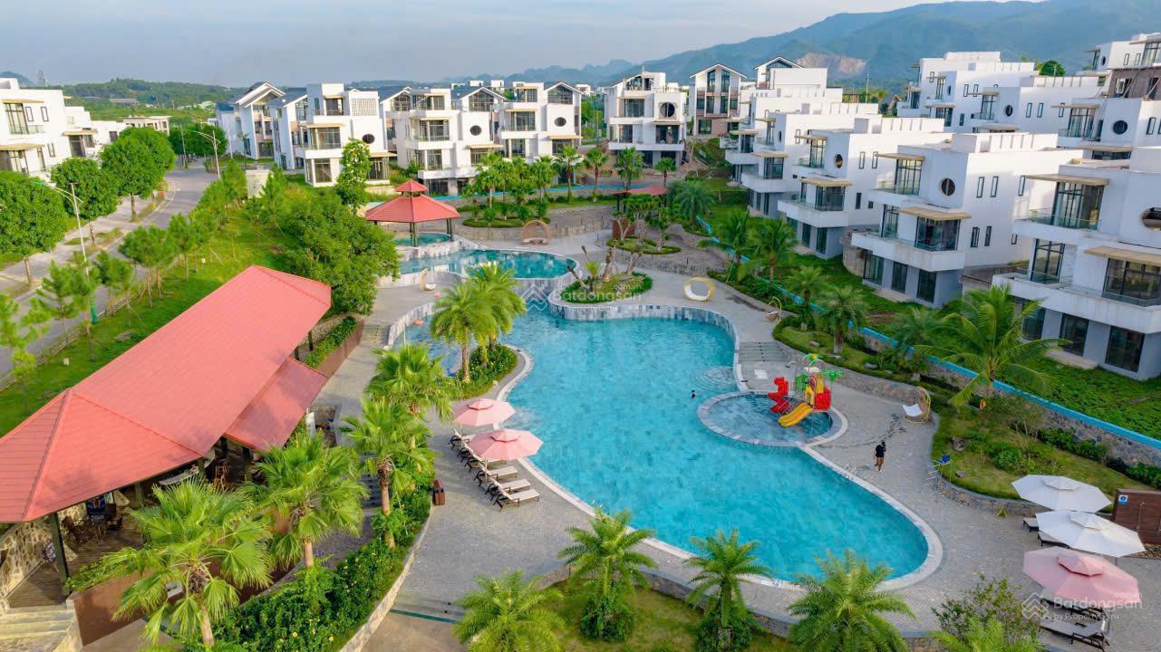 Biệt thự Legacy Hill Tân Vinh 328m² giá 8.5 tỷ - Nhận nhà ngay, view hồ bơi đẹp!