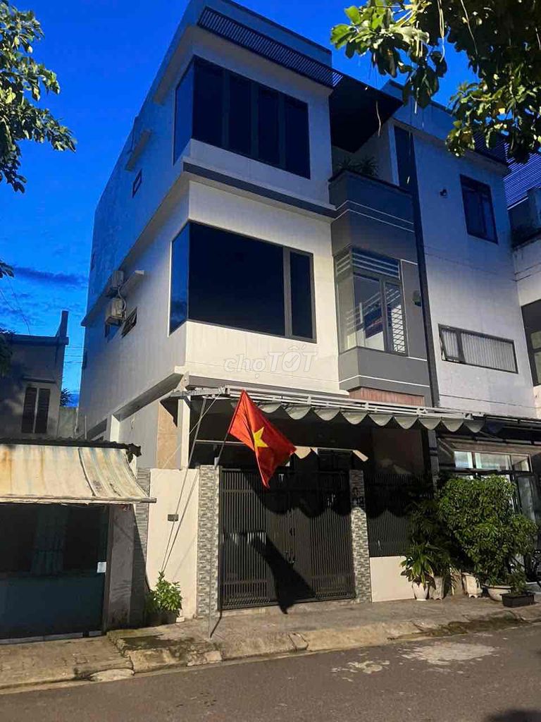 Nhà đẹp 3 tầng mặt tiền đường Trần Thái Tông 60m² giá 5.75 tỷ - Dọn vào ở ngay!