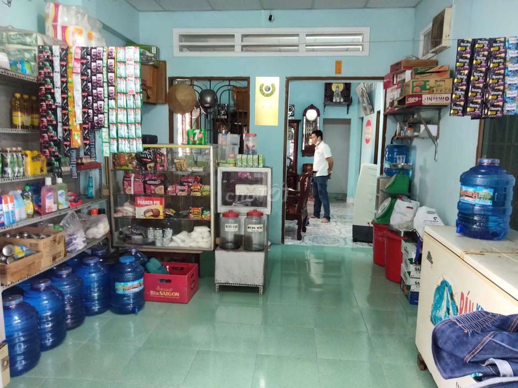 Nhà cấp bốn Dĩ An 137m² giá 3.3 tỷ - Thu nhập ổn định 8 triệu/tháng!