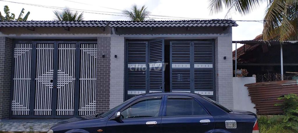 Nhà bán gấp tại Tây Ninh 100m² giá 2.05 tỷ - Vị trí đắc địa gần The Heritage