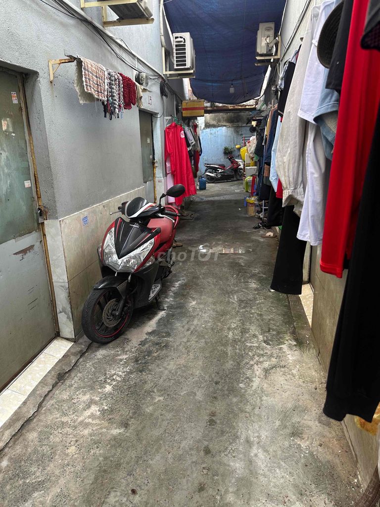 Phòng cho thuê tại Quận 12, TP Hồ Chí Minh 20m² giá 900.000 - Không gian yên tĩnh, đầy đủ tiện nghi!