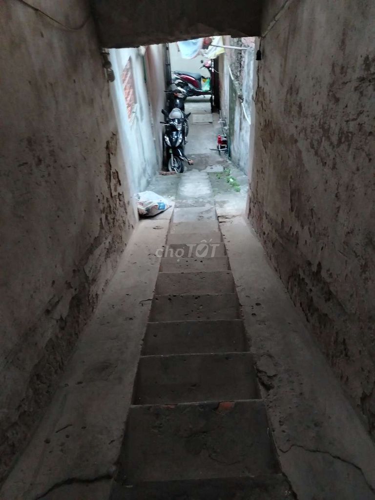 Căn hộ cho thuê 50m² tại phố Mai Động - Gần chợ, trường học, bệnh viện