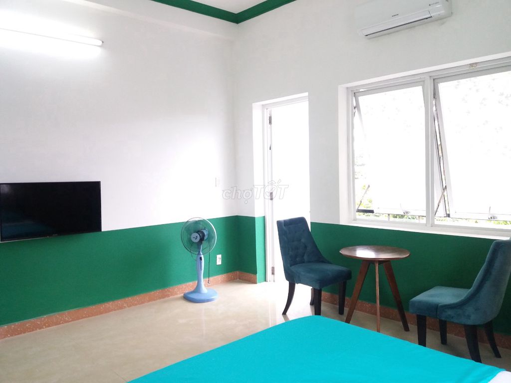 Căn hộ ban công 45m² tại 8 Bà Huyện Thanh Quan - Chỉ cần xách vali vào ở!