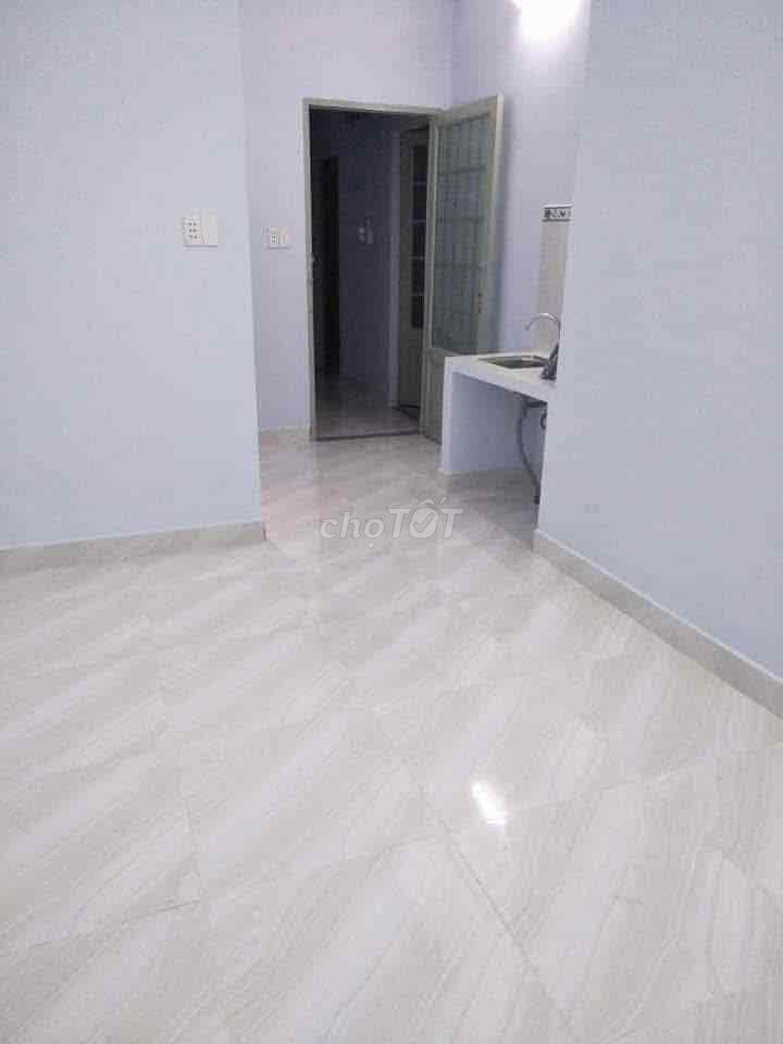 Phòng cho thuê ở Hóc Môn 20m² giá 1.9 triệu - Không gian thoáng mát, sạch đẹp!