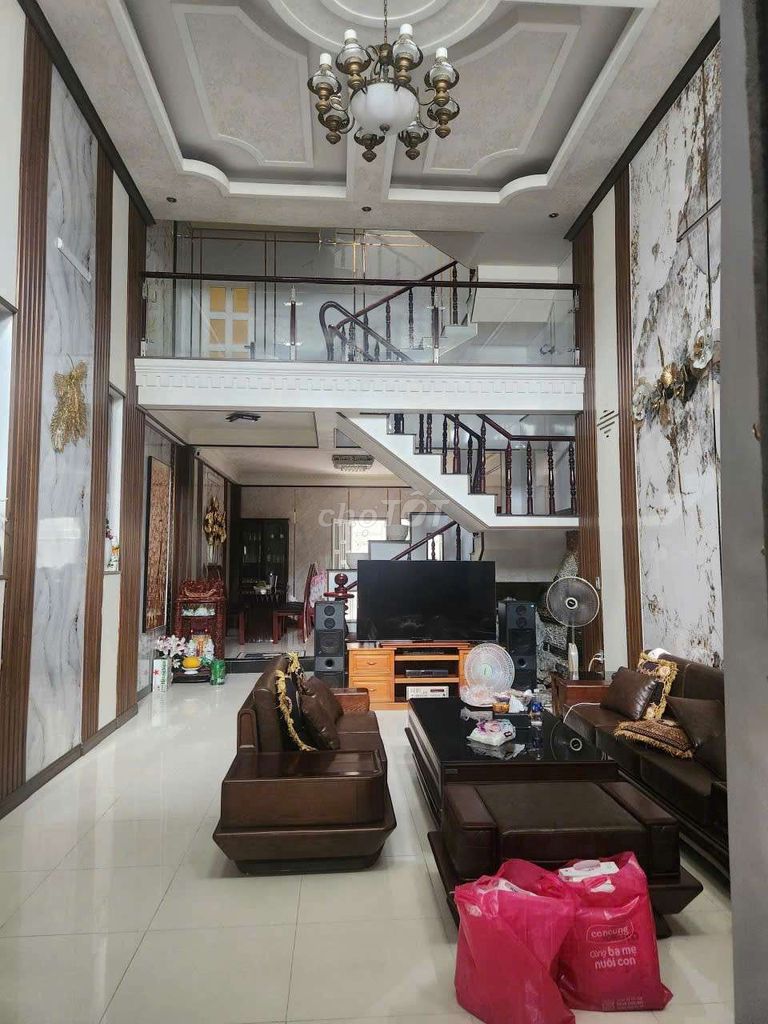 Nhà đẹp Tân Đông Hiệp Dĩ An 101m² giá 5.45 tỷ - Sẵn sàng vào ở!