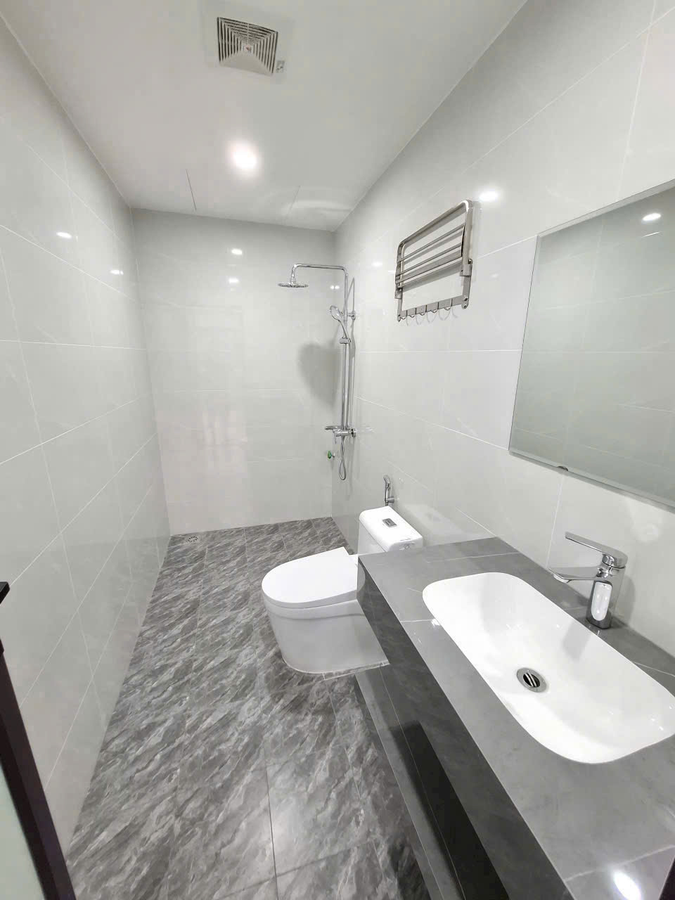 Nhà riêng Long Biên 31.3m² giá thỏa thuận - Hướng Đông Bắc, gần cầu Vĩnh Tuy!