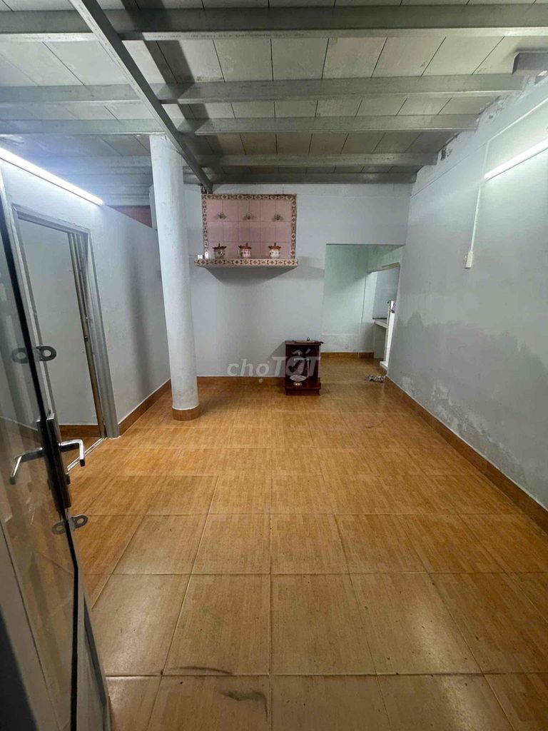 Nhà hẻm mặt tiền quận 1, diện tích 70m², chỉ 8 triệu - Đến ở ngay!