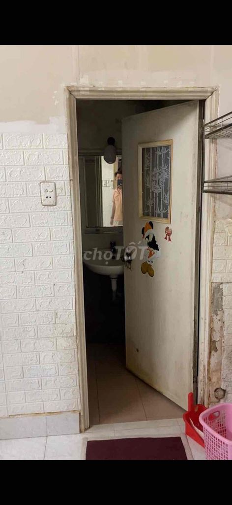Phòng trọ 15m² đường Thành Mỹ, quận Tân Bình - Máy lạnh và nước nóng sẵn sàng!