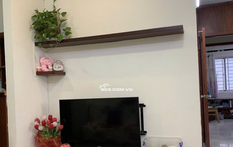 Chung cư Screc Tower Quận 3 80m² giá 12 triệu - Căn góc lầu cao, view kênh mát mẻ!