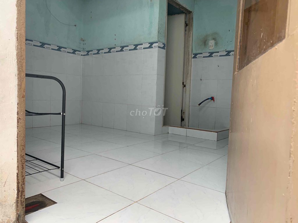 Phòng trọ 12m² tại Quận Tân Phú - Giá chỉ 1.5 triệu, giờ giấc tự do!