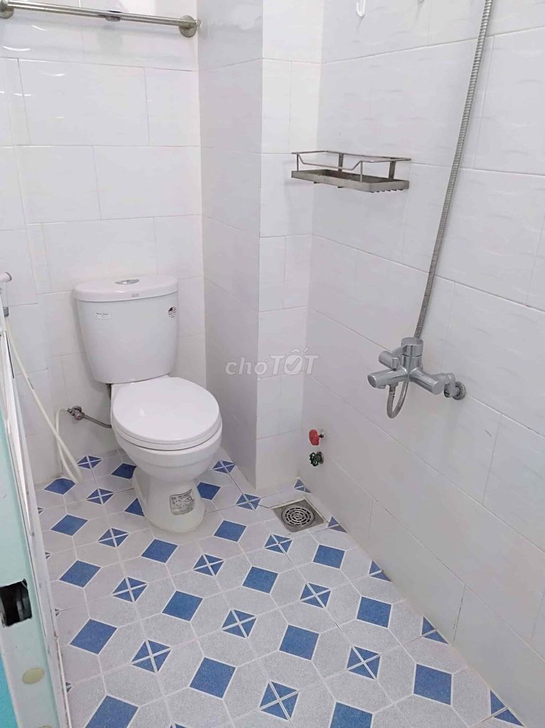 Phòng cho nữ sinh viên thuê tại Quận 4, 18m² giá 2 triệu - Tiện nghi đầy đủ, trung tâm thành phố!