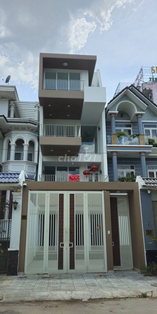 Nhà cho thuê nguyên căn tại Trung tâm hành chính Dĩ An 366,2m² - Thiết kế hiện đại, tiện nghi sẵn có!