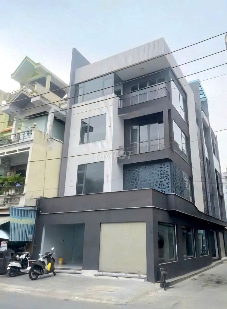 Mặt bằng văn phòng cho thuê góc 2 mặt tiền Nguyễn Tri Phương 120m² - Địa điểm kinh doanh lý tưởng!