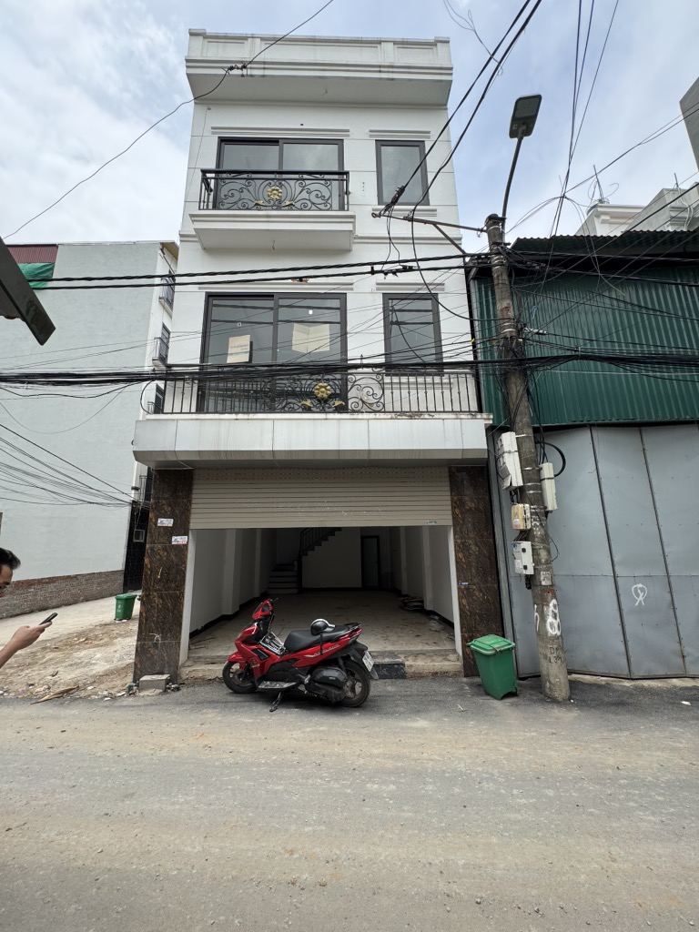 Bán nhà 4 tầng Đông La, Hoài Đức 47m² giá 6.3 tỷ - Ô tô đỗ cửa, vị trí đẹp!