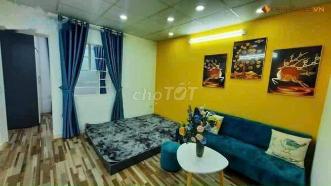Cho thuê căn hộ tập thể tầng 3 phố Nguyên Hồng 55m² giá 7.2 triệu - Không gian sống lý tưởng cho gia đình!