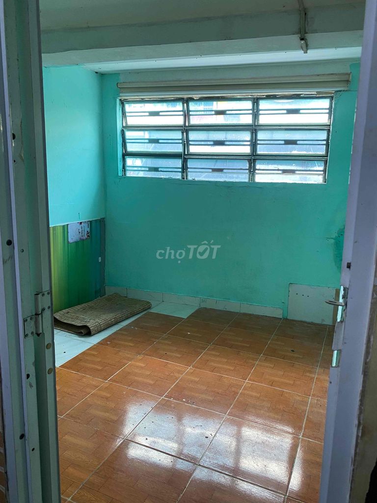 Cho thuê phòng trọ tại Quận 11, diện tích 20m², giá chỉ 2 triệu - Không gian thoáng mát, tự do hoàn toàn!