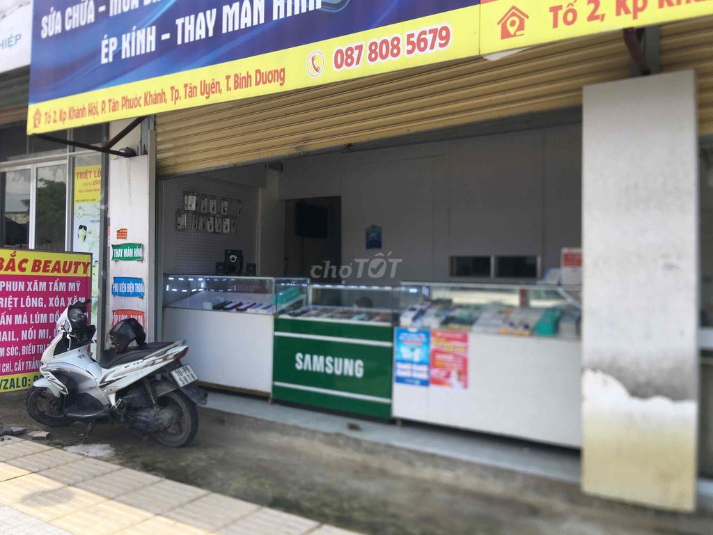 Cửa hàng điện thoại tại Tân Phước Khánh 30m² - Sang nhượng giá tốt, hoạt động ổn định!