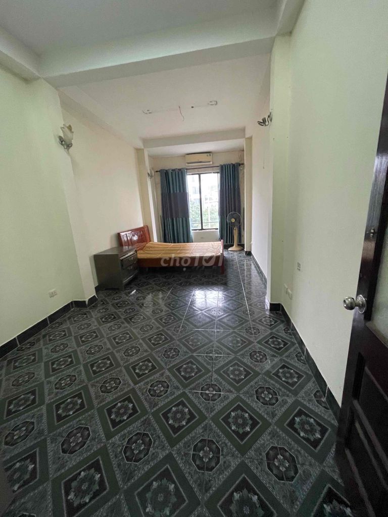 Cho thuê phòng trọ Láng Hạ 30m² giá 4 triệu - Vị trí trung tâm, tiện nghi đầy đủ