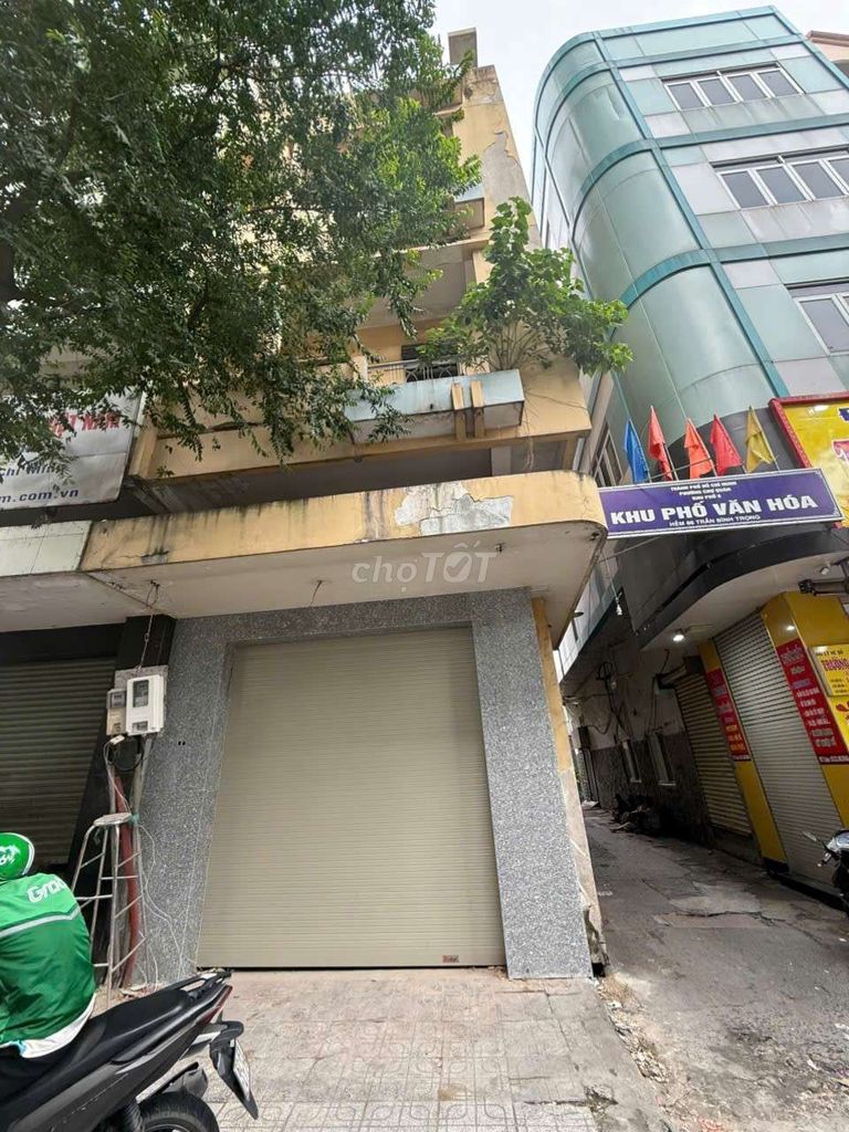 Nhà nguyên căn 88 Trần Bình Trọng 100m² giá 100 triệu - Thích hợp mở văn phòng, dịch vụ!