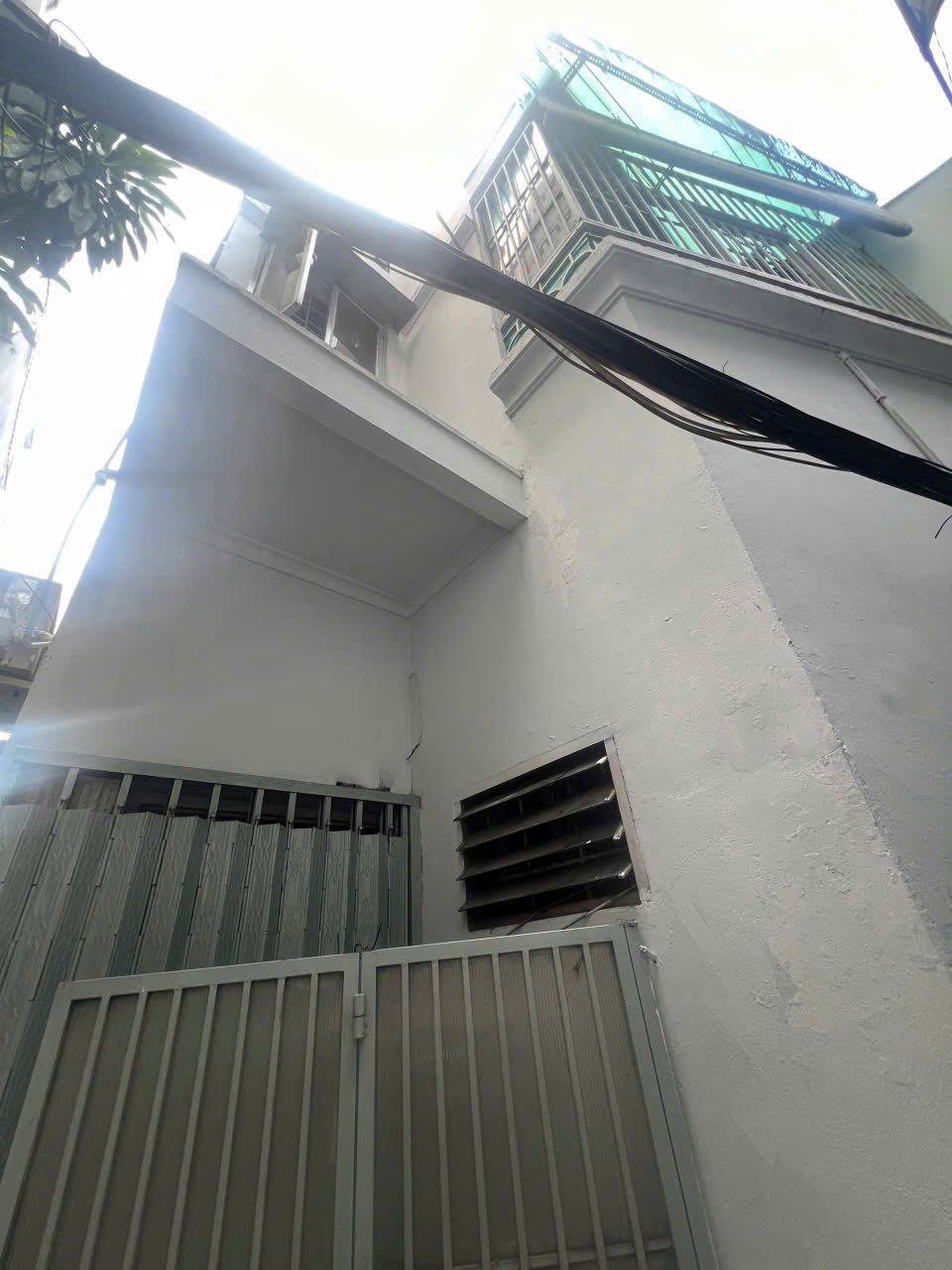 Nhà SHR 2 tầng Phú Nhuận 15m² giá 2.6 tỷ - Tiện ích đầy đủ, sẵn sàng ở ngay!