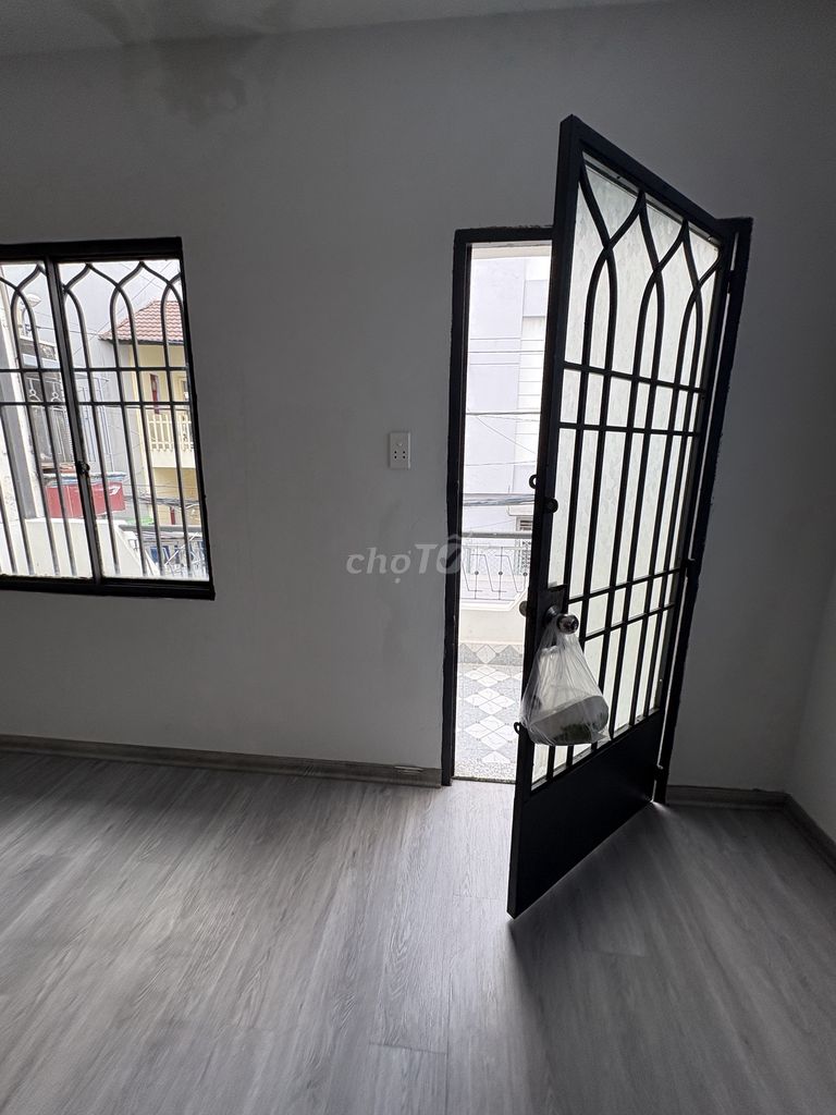 Cho thuê phòng trọ quận 10, 30m² giá 3.9 triệu - Phòng rộng rãi, thoáng mát