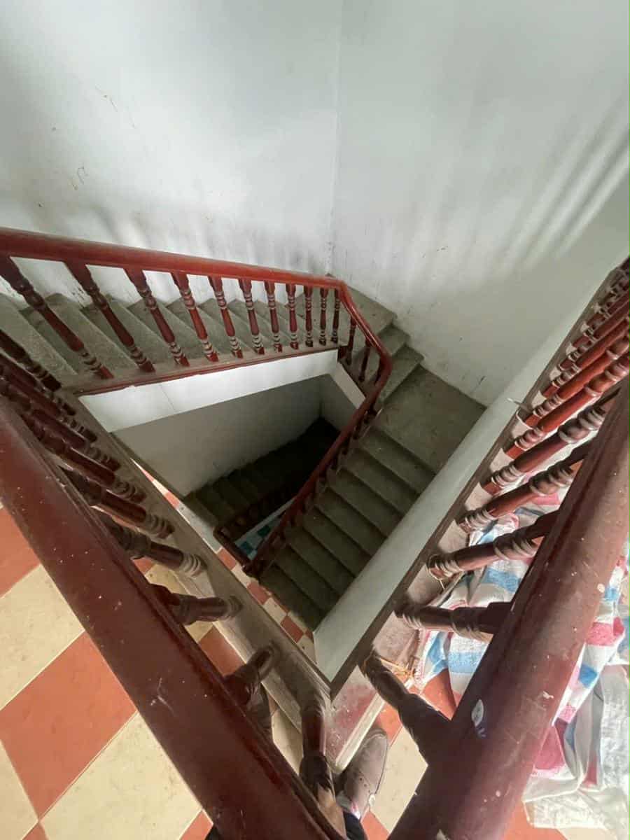 Bán nhà mặt phố Lạc Long Quân Tây Hồ 118m² giá 46,6 tỷ - Đầu tư sinh lời tuyệt vời!