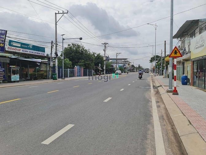 Nhà Mặt Tiền Hưng Định, Thủ Dầu Một, 884m² giá 26 tỷ - Đầu tư sinh lời!