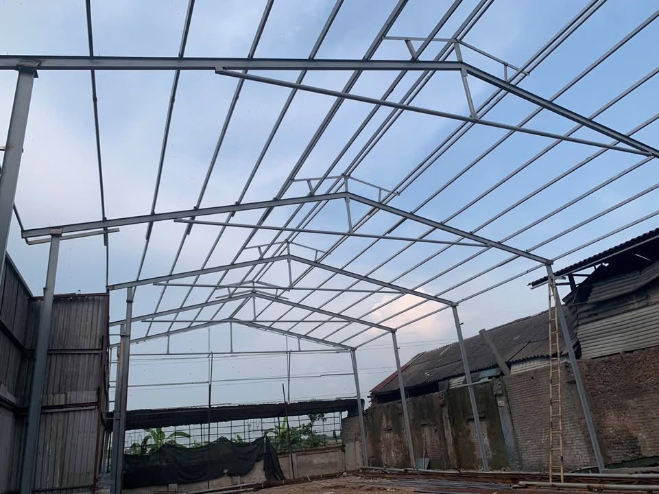 Kho, nhà xưởng cho thuê tại Gia Lâm 650m² giá 30 triệu - Vị trí đắc địa, giao thông thuận lợi!