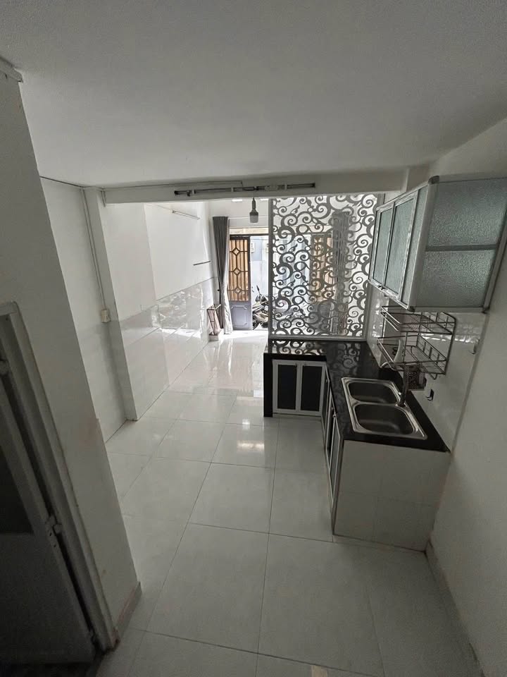 Nhà Phú Nhuận 3 tầng 65m² giá chỉ 4 tỷ - Bán gấp, thiện chí!