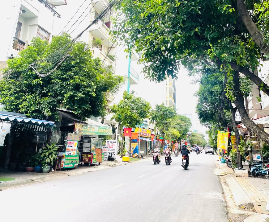 Bán lô đất mặt tiền đường Nguyễn Thị Thập, quận 7, 51m² - Vị trí đẹp, giá hợp lý!