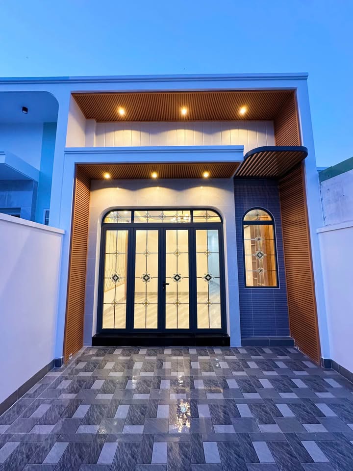 Nhà mặt tiền Ngô Tất Tố, Vĩnh Quang, 110m² - Giá thương lượng hấp dẫn!