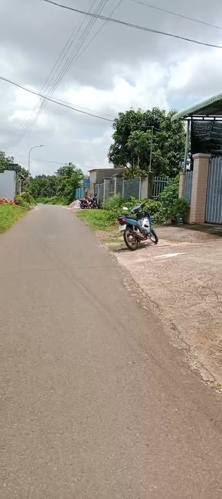 Nhà mặt tiền đường Tri Kỷ, Ngãi Giao 144m² giá 2.5 tỷ - Bán gấp do định cư nước ngoài!