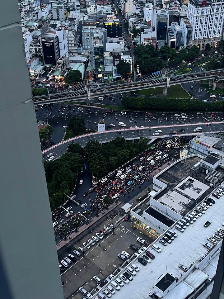 Căn hộ 2PN Vinhomes Central Park Bình Thạnh giá 21 triệu - Cho thuê nhanh chóng!