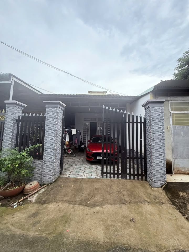 Nhà mặt tiền đường nhựa Tây Hòa Trảng Bom 200m² giá 1.5 tỷ - Sẵn sàng vào ở!