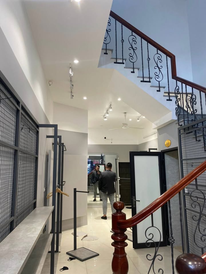 Nhà mặt tiền cho thuê tại Bắc Ninh 4 phòng - Thiết kế hiện đại, giá 22 triệu/tháng