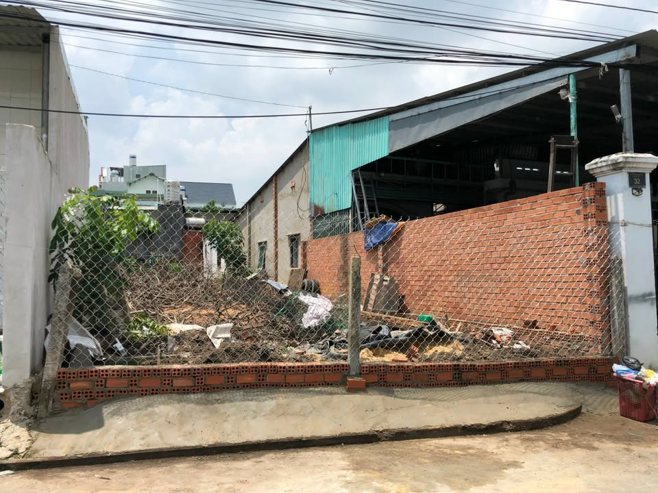 Nhà bán Bến Cát 165m² giá 3.5 tỷ - Đường Quốc lộ 13, thương lượng tốt!