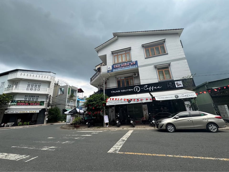 Nhà phố 2 mặt tiền đường Phan Văn Khoẻ, TP Mỹ Tho 180m² giá 20 tỷ - An ninh, yên tĩnh gần trung tâm!