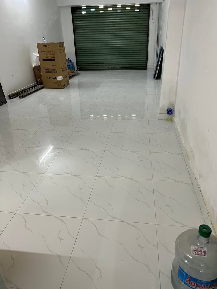 Mặt bằng cho thuê 448 Nguyễn Kiệm, quận Phú Nhuận, 40m² - Vị trí đắc địa gần chợ!