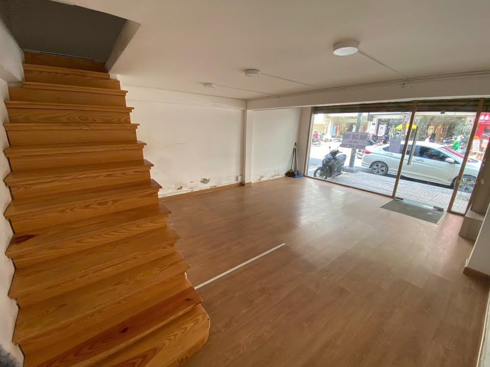 Cho thuê mặt bằng kinh doanh Võ Văn Tần, Quận 3, 27m² - Khu vực sầm uất bậc nhất Sài Gòn!