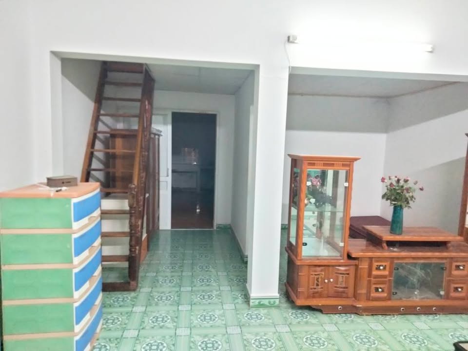 Nhà cấp 4 Tổ 2 Quyết Thắng, Sơn La 223m² giá 1.25 tỷ - Đường ô tô đỗ cửa!