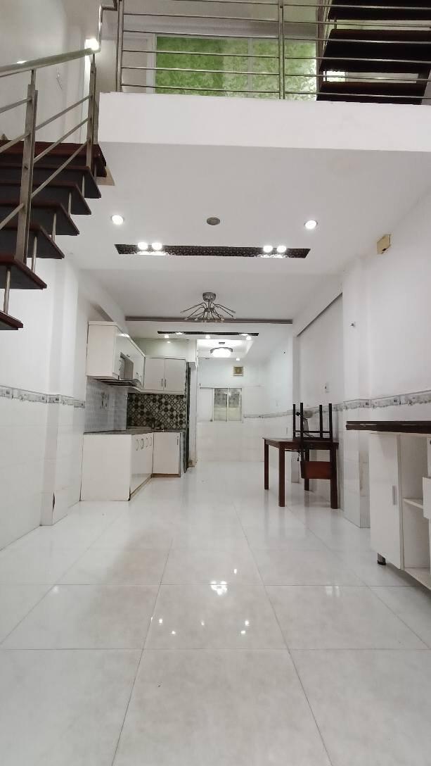 Nhà nguyên căn cho thuê Gò Vấp 35m² giá 9 triệu - An ninh yên tĩnh, sẵn máy lạnh!