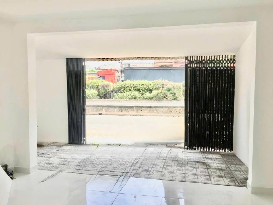 Cho thuê nhà mặt tiền Quốc lộ 1A, Tân Thới Hiệp, 42m² - Phù hợp kinh doanh đa dạng!