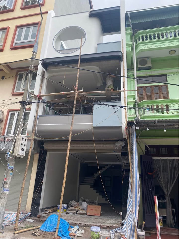 Nhà 3 tầng đường Phạm Ngũ Lão, Nam Định, 72m² - Giá 5 tỷ, Sẵn sàng vào ở!