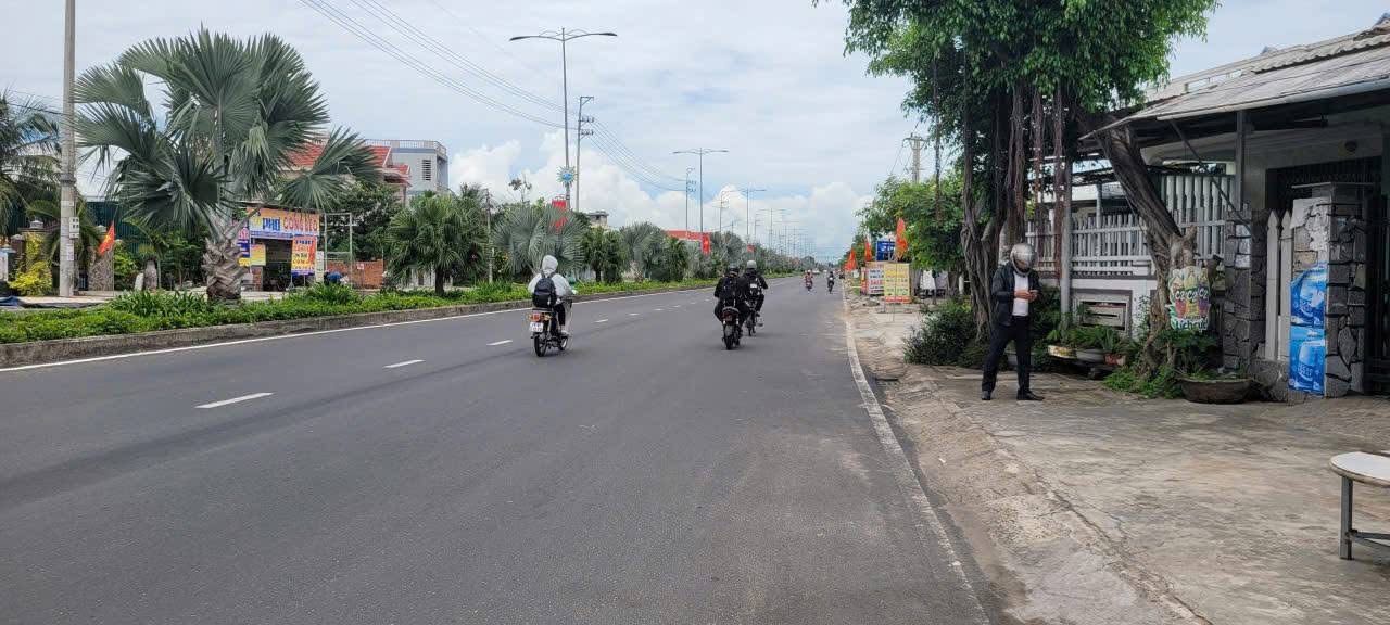 Đất mặt tiền Hùng Vương, Biển Lò, Phú Yên 210.6m² giá 3.45 tỷ - Cơ hội đầu tư vàng!