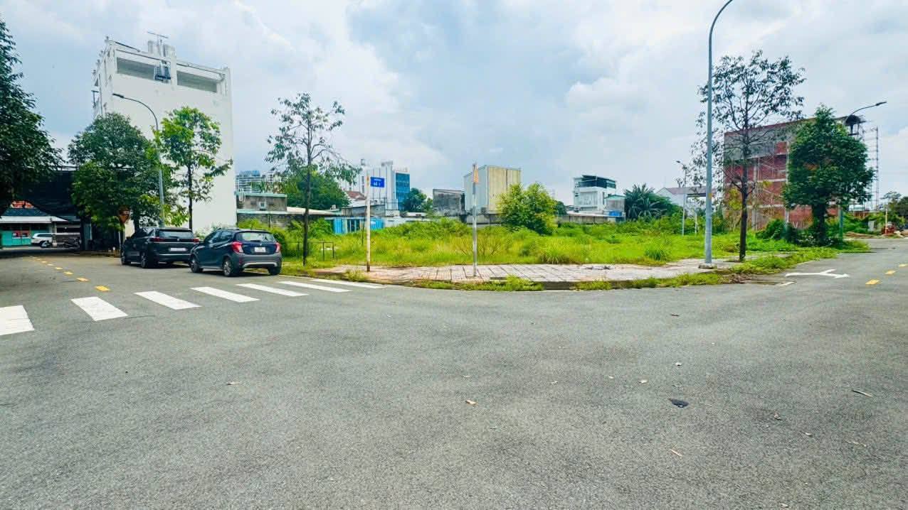 Đất nền góc 2 mặt tiền Nguyễn Duy Trinh 500m² giá 40 tỷ - Cơ hội đầu tư lớn!