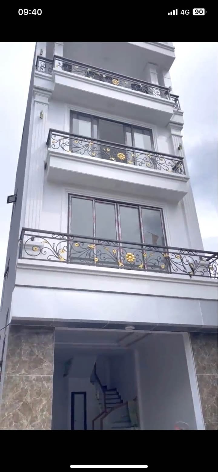 Bán nhà 4 tầng Cao Xanh, Hạ Long 55m² giá 4.5 tỷ - Đường ô tô đỗ cửa thuận tiện!