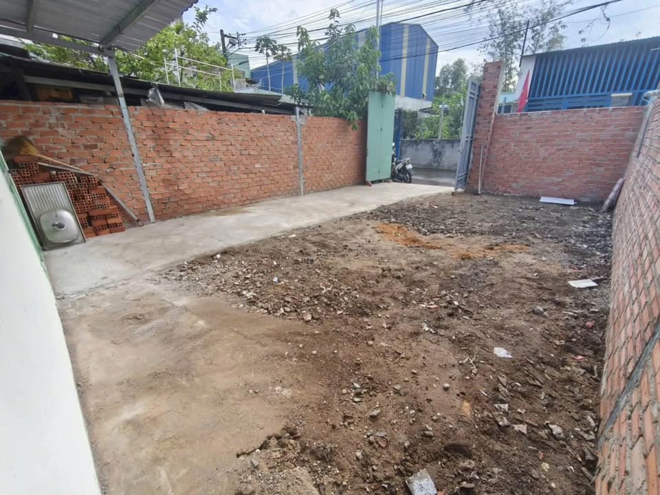 Nhà bán khu phố 3 Trảng Dài 84m² giá 1 tỷ - Hẻm ô tô thông thoáng!