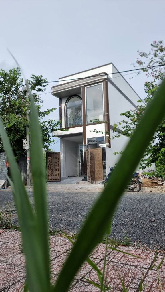 Nhà 1 Trệt 1 Lầu Phường Long Châu 90m² giá 2.59 tỷ - Thiết kế hiện đại, tiện nghi!