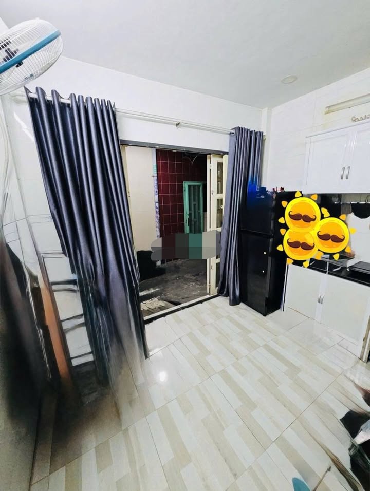 Nhà cho thuê Lạc Long Quân, Quận 11 - Diện tích 15m², Giá chỉ 5.5 triệu!